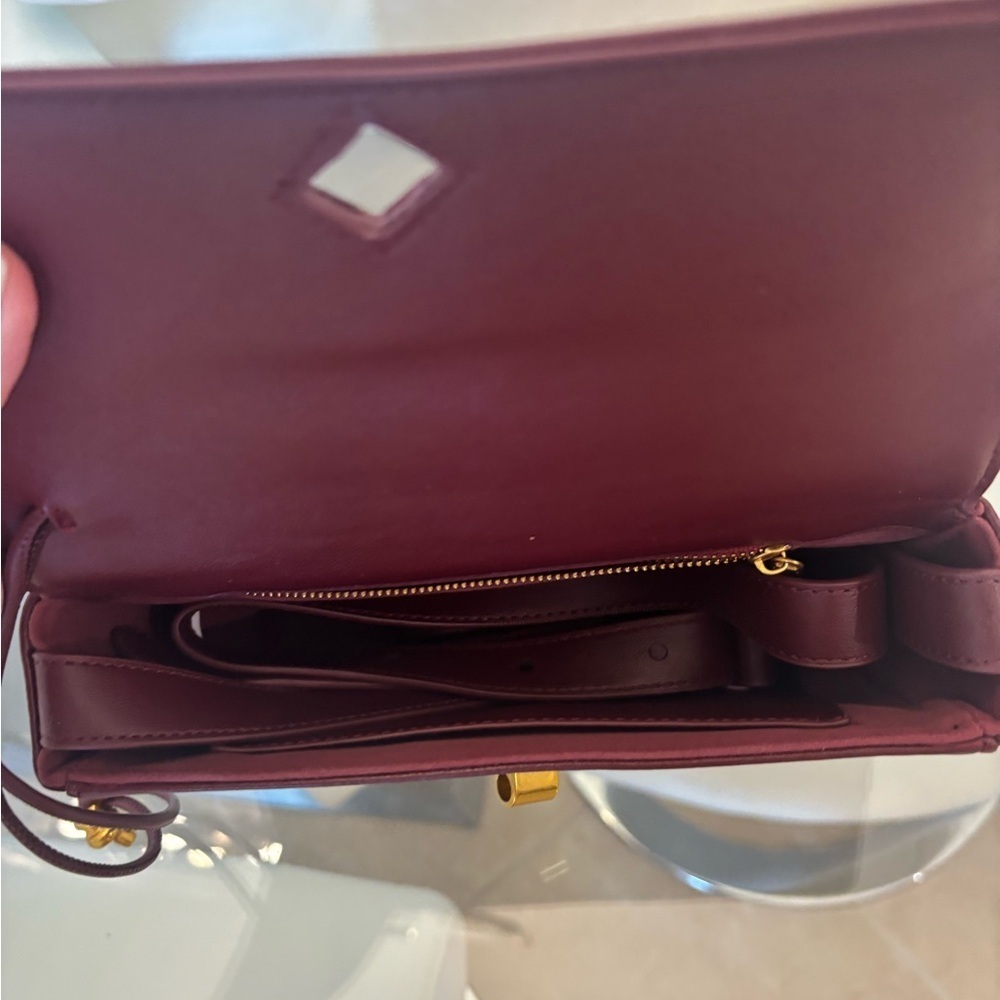 Elegant Burgundy Woven Vegan Crossbody Bag Or Clutch Burgundy With Gold Hardware - Picture 3 of 9